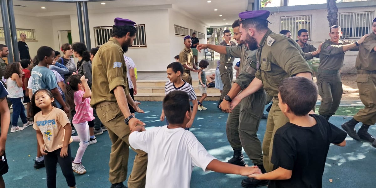 מתנדבים